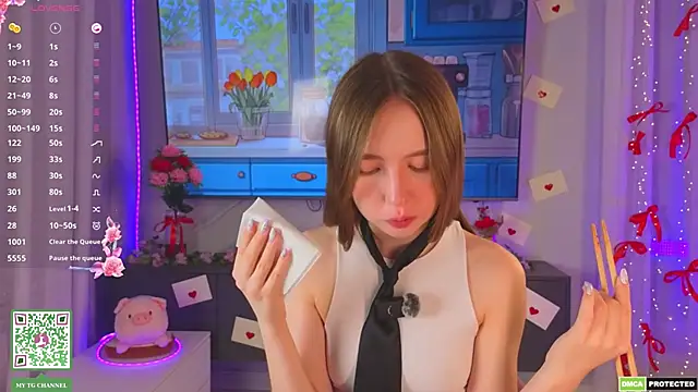 ElfredaTupy online show from April 2, 8:48 pm