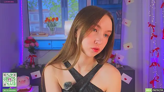 ElfredaTupy online show from April 1, 8:28 pm