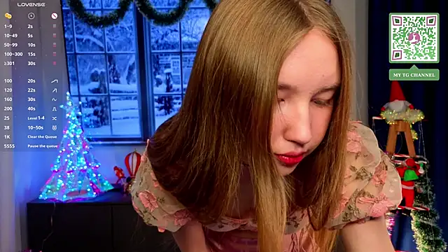 ElfredaTupy online show from December 5, 8:17 pm