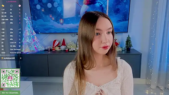 ElfredaTupy online show from February 5, 7:32 pm