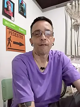 Snapshot of dinho_carioca chatting on October 18, 12:51 pm dinho carioca online show from October 18, 12:51 pm