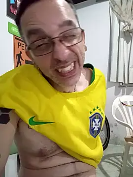 Snapshot of dinho_carioca chatting on October 3, 3:09 am dinho carioca online show from October 3, 3:09 am
