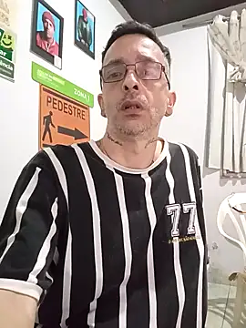 Snapshot of dinho_carioca chatting on October 9, 2:39 pm dinho carioca online show from October 9, 2:39 pm