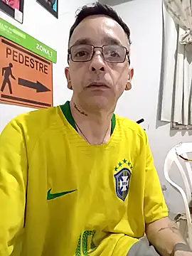 Snapshot of dinho_carioca chatting on October 11, 2:07 pm dinho carioca online show from October 11, 2:07 pm