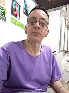 Snapshot of dinho_carioca chatting on September 28, 2:40 am dinho carioca online show from September 28, 2:40 am