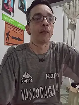 dinho carioca online show from November 8, 2:20 pm