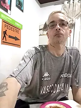 dinho carioca online show from March 11, 8:30 am