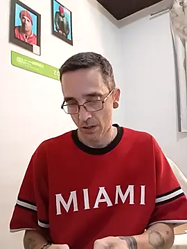 Snapshot of dinho_carioca chatting on September 9, 2:04 pm dinho carioca online show from September 9, 2:04 pm