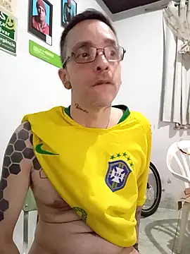 Snapshot of dinho_carioca chatting on October 1, 9:29 pm dinho carioca online show from October 1, 9:29 pm