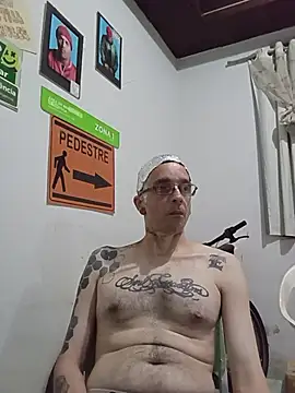 dinho carioca online show from January 10, 12:50 am