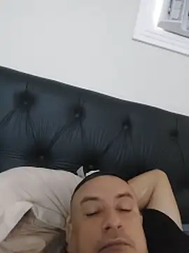 andrerj22 online show from June 1, 3:00 pm