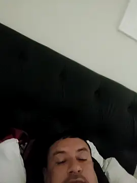 andrerj22 online show from December 18, 3:38 pm