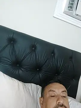 andrerj22 online show from January 14, 3:04 pm