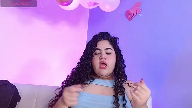 Snapshot of lourdes_moon22 chatting on December 4, 12:26 pm lourdes moon22 online show from December 4, 12:26 pm