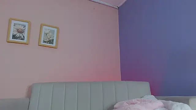 Snapshot of lourdes_moon22 chatting on September 19, 1:26 pm lourdes moon22 online show from September 19, 1:26 pm