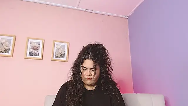 Snapshot of lourdes_moon22 chatting on October 1, 1:59 pm lourdes moon22 online show from October 1, 1:59 pm