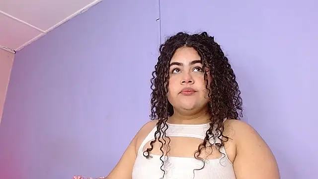 Snapshot of lourdes_moon22 chatting on October 18, 1:35 pm lourdes moon22 online show from October 18, 1:35 pm