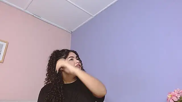 Snapshot of lourdes_moon22 chatting on September 11, 11:54 am lourdes moon22 online show from September 11, 11:54 am