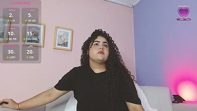 Snapshot of lourdes_moon22 chatting on October 6, 1:34 pm lourdes moon22 online show from October 6, 1:34 pm