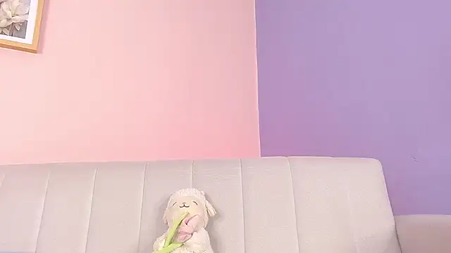 Snapshot of lourdes_moon22 chatting on October 23, 1:21 pm lourdes moon22 online show from October 23, 1:21 pm