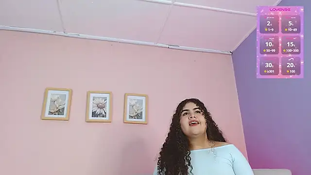 Snapshot of lourdes_moon22 chatting on September 28, 2:40 am lourdes moon22 online show from September 28, 2:40 am