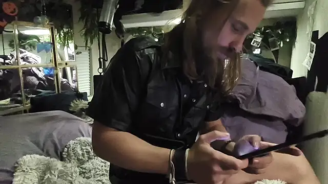 JuliCarl online show from October 25, 3:49 am