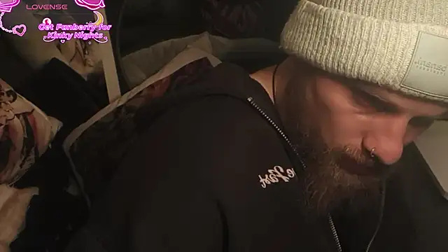 JuliCarl online show from February 11, 2:00 am