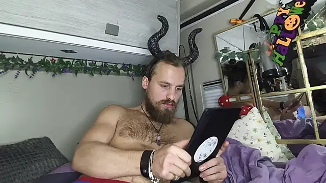 JuliCarl online show from October 30, 8:17 pm