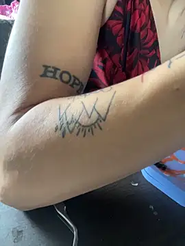 d3luluxx online show from November 14, 7:17 pm