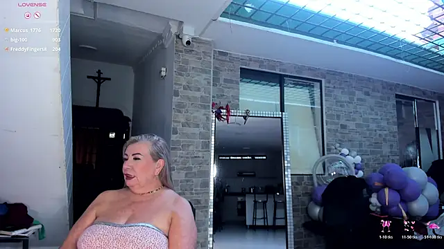 Snapshot of _SARAI_DUPONT chatting on May 8, 10:13 pm SARAI DUPONT online show from May 8, 10:13 pm