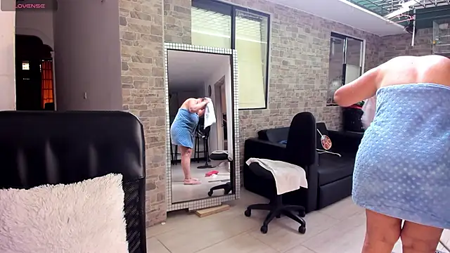  SARAI DUPONT online show from April 12, 10:13 pm