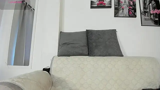 Grettel w online show from March 11, 7:30 pm