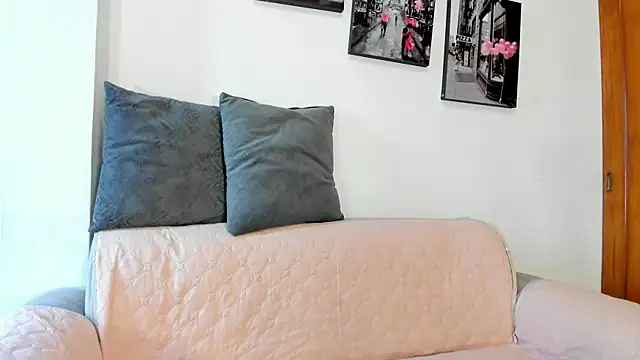 Grettel w online show from April 13, 7:40 pm