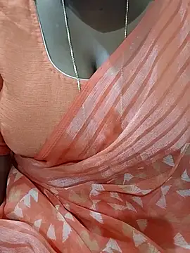 Snapshot of Silk_Smitha_27 chatting on November 3, 2:42 pm Silk Smitha 27 online show from November 3, 2:42 pm