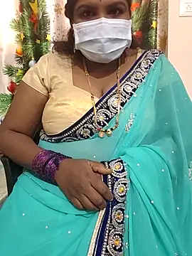 Snapshot of Silk_Smitha_27 chatting on December 18, 8:19 am Silk Smitha 27 online show from December 18, 8:19 am