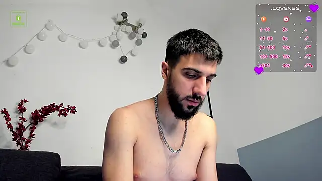 Zeyn Edwards online show from February 24, 6:03 am