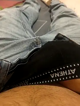 Snapshot of Normalludo0202 chatting on October 22, 1:32 pm Normalludo0202 online show from October 22, 1:32 pm