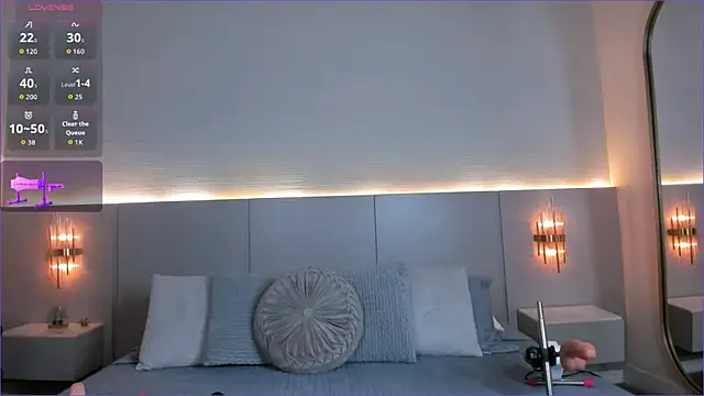 Danna 222 online show from December 4, 8:30 pm