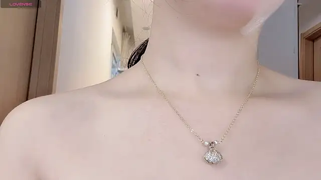 Snapshot of DDDDDoremi chatting on October 28, 2:56 am DDDDDoremi online show from October 28, 2:56 am