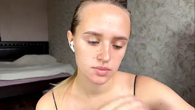 Snapshot of ElisabetLorney chatting on October 15, 8:44 am ElisabetLorney online show from October 15, 8:44 am