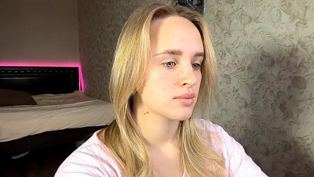 ElisabetLorney online show from November 21, 8:13 am