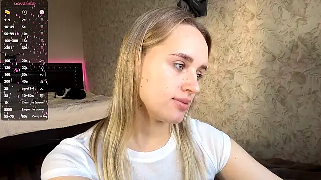 ElisabetLorney online show from November 28, 8:25 am