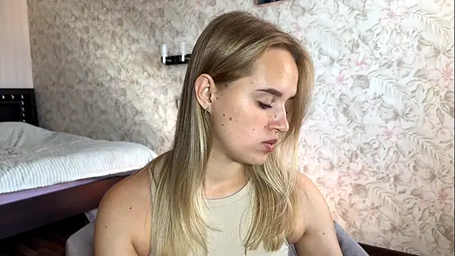 Snapshot of ElisabetLorney chatting on September 9, 7:40 am ElisabetLorney online show from September 9, 7:40 am