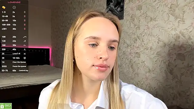 ElisabetLorney online show from October 31, 8:11 am