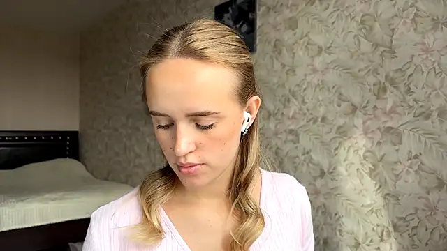 Snapshot of ElisabetLorney chatting on September 17, 8:38 am ElisabetLorney online show from September 17, 8:38 am