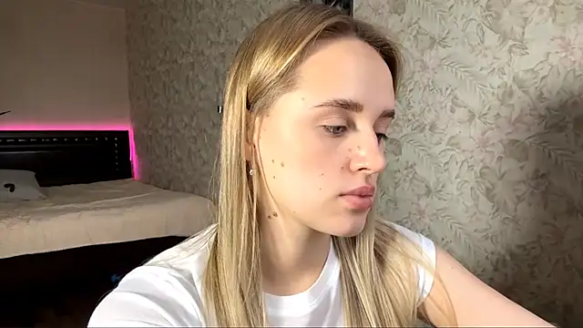 ElisabetLorney online show from November 25, 8:03 am