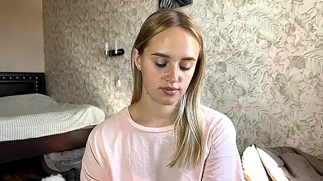 Snapshot of ElisabetLorney chatting on September 11, 7:41 am ElisabetLorney online show from September 11, 7:41 am