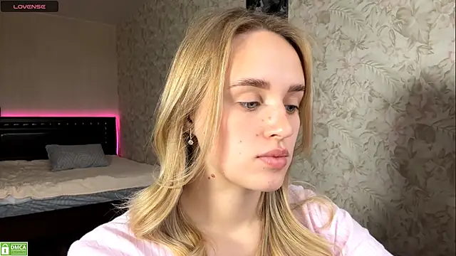 ElisabetLorney online show from November 10, 8:08 am