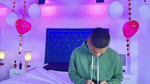 Damian and roxanne online show from February 9, 12:36 pm