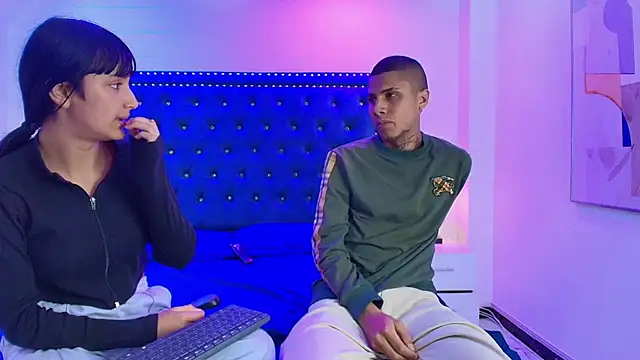 Damian and roxanne online show from December 4, 12:48 pm